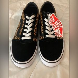 VANS Womens size 8 Cheetah Pattern Sneakers